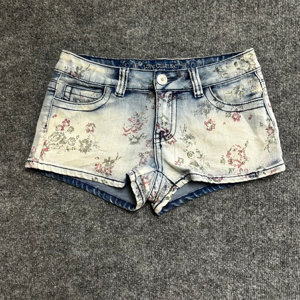 Love Culture Denim Shorts Womens Size M Blue Floral Print Low Rise Booty Shorts